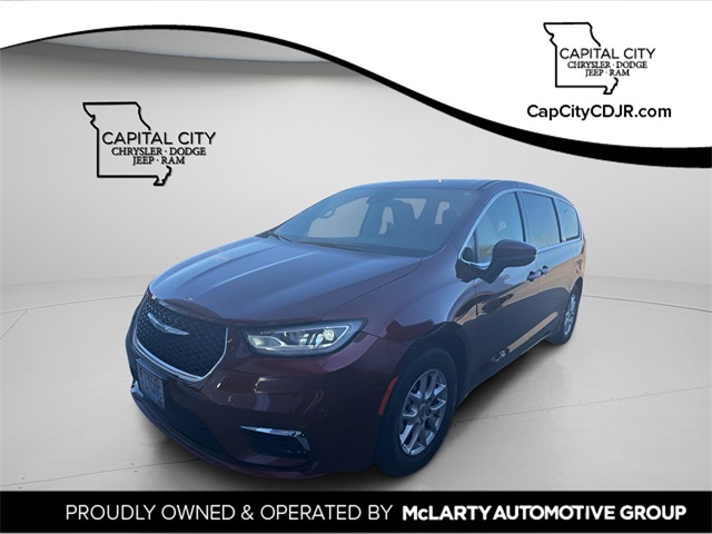 2023 Chrysler Pacifica Touring L's photo