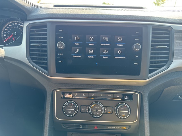 2020 Volkswagen Atlas Cross Sport SE Technology photo 9