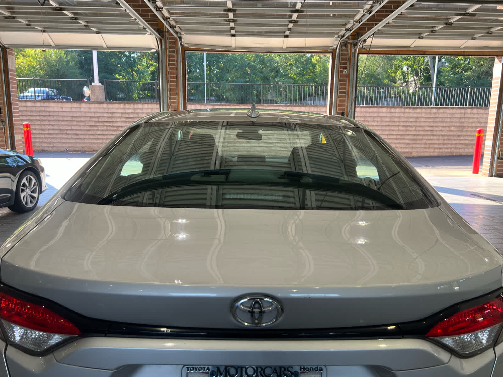 2020 Toyota Corolla LE photo 4