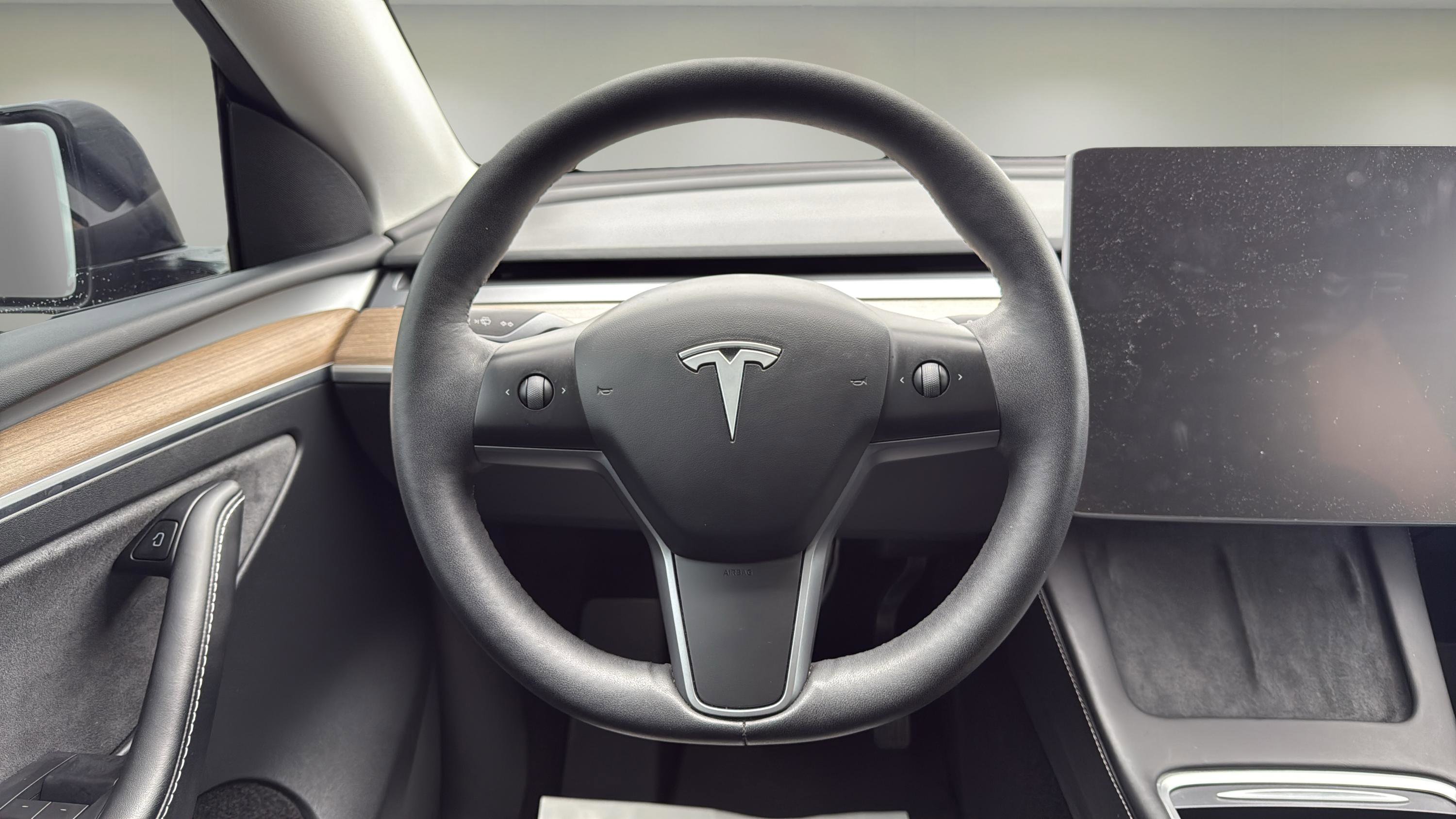 2023 Tesla Model Y photo 11