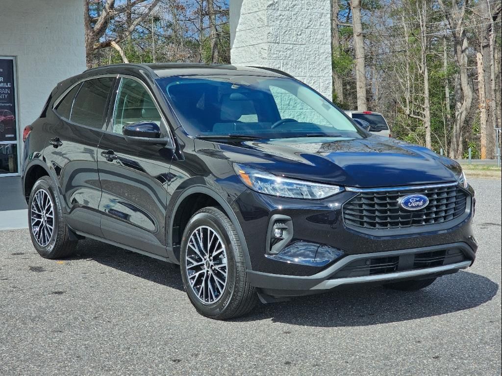 2024 Ford Escape Plug-In Hybrid photo 4