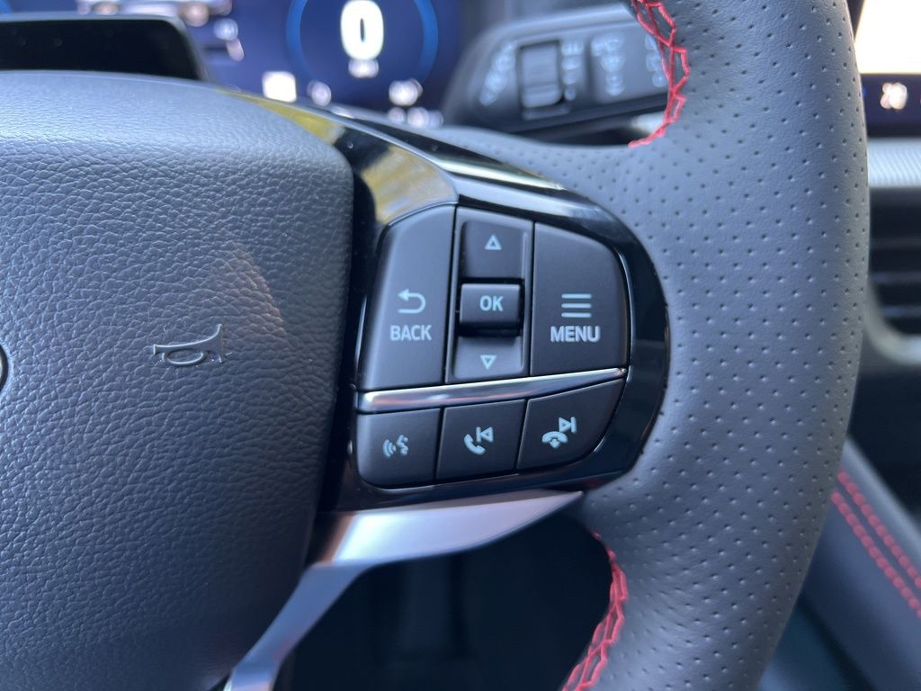 2025 Ford Explorer ST-Line photo 17