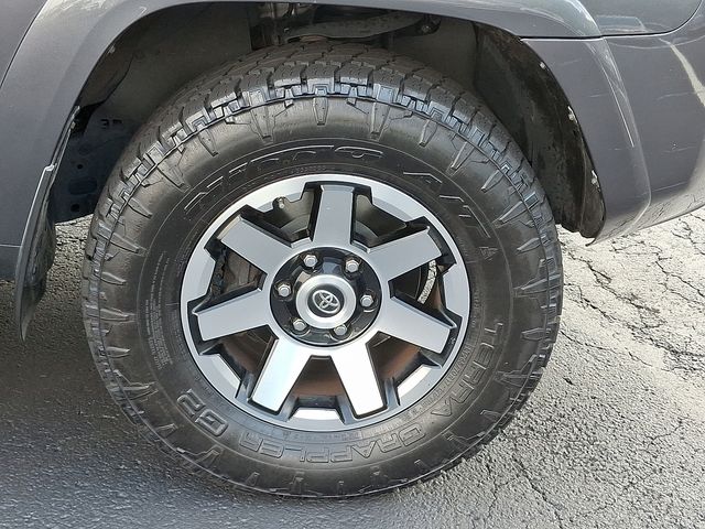 2019 Toyota 4Runner TRD Off-Road photo 8