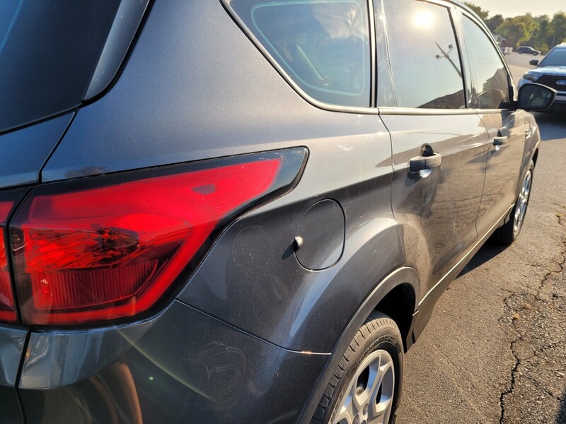 2019 Ford Escape S photo 9