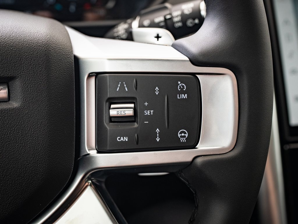 2025 Land Rover Discovery S photo 20