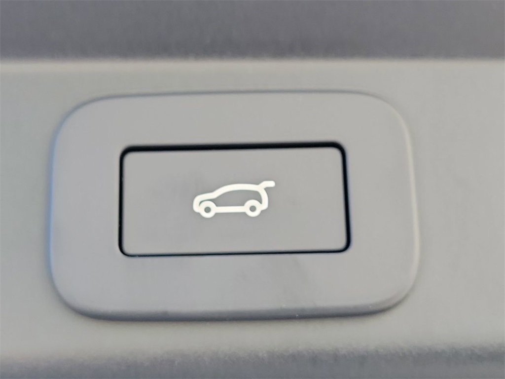 2025 Land Rover Range Rover Sport SE photo 9