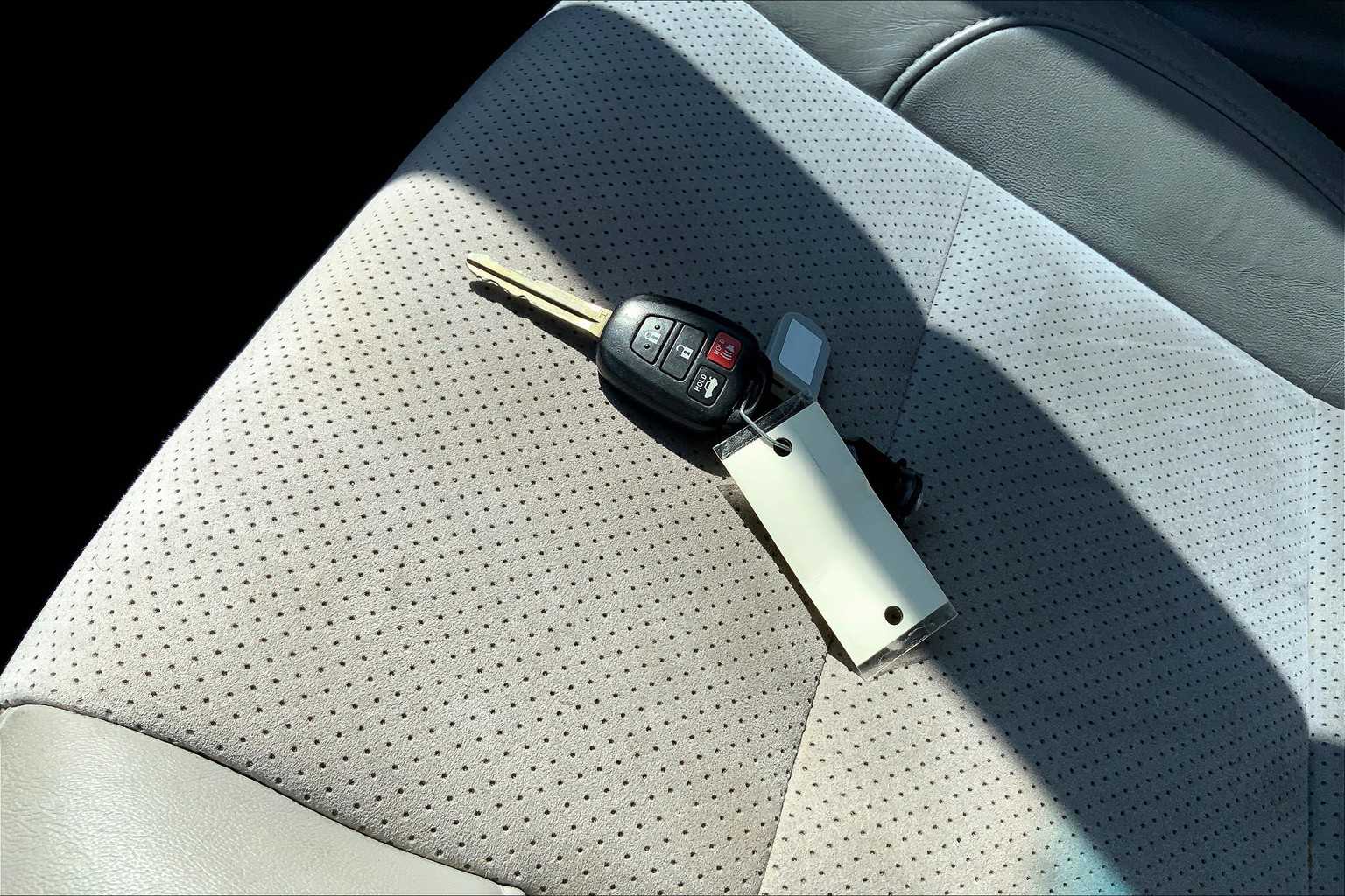 2017 Toyota Camry XSE photo 13