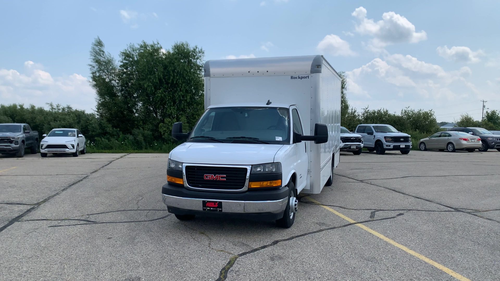 2024 Gmc Savana Cutaway photo 3