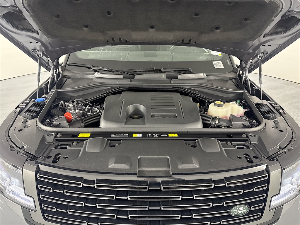 2025 Land Rover Range Rover SE photo 25