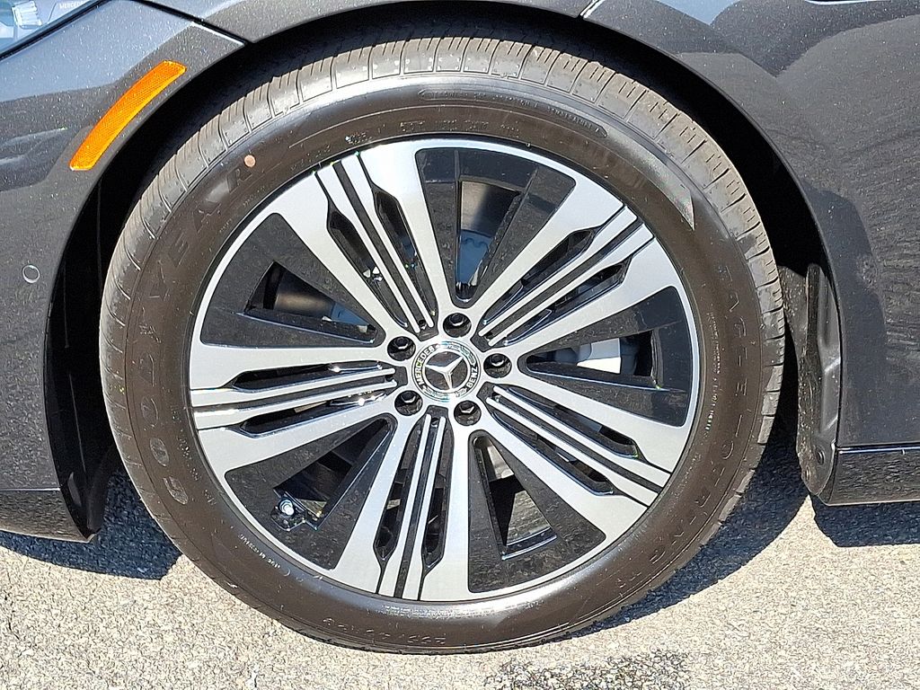 2025 Mercedes Benz EQS Sedan 450 4MATIC photo 4