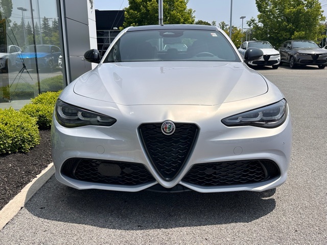2025 Alfa Romeo Giulia Base photo 4