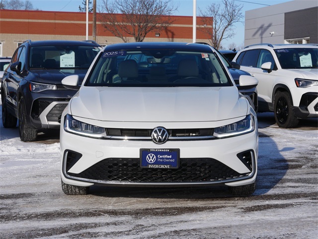 Certified 2025 Volkswagen Jetta SE with VIN 3VW7X7BU4SM066227 for sale in Inver Grove Heights, Minnesota