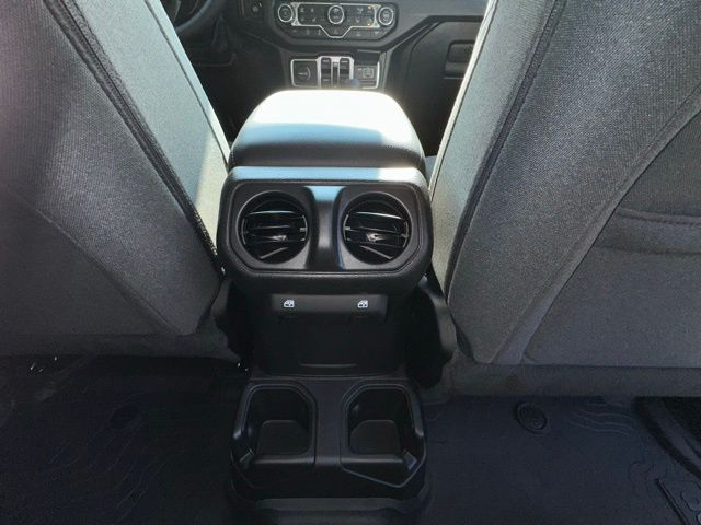 2025 Jeep Wrangler Sport S photo 30