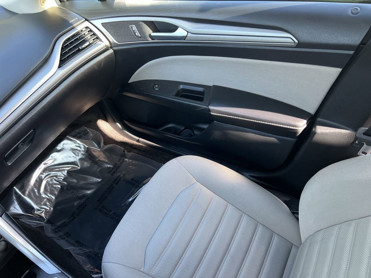 2018 Ford Fusion Hybrid S photo 14