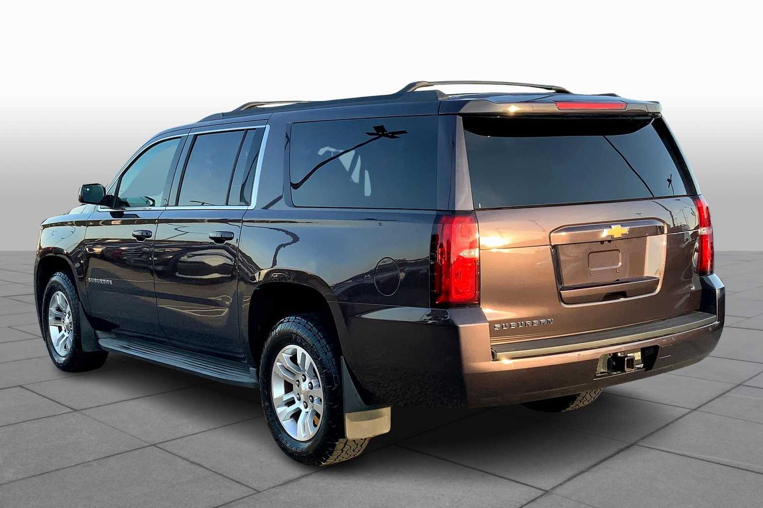 2015 Chevrolet Suburban LT photo 11