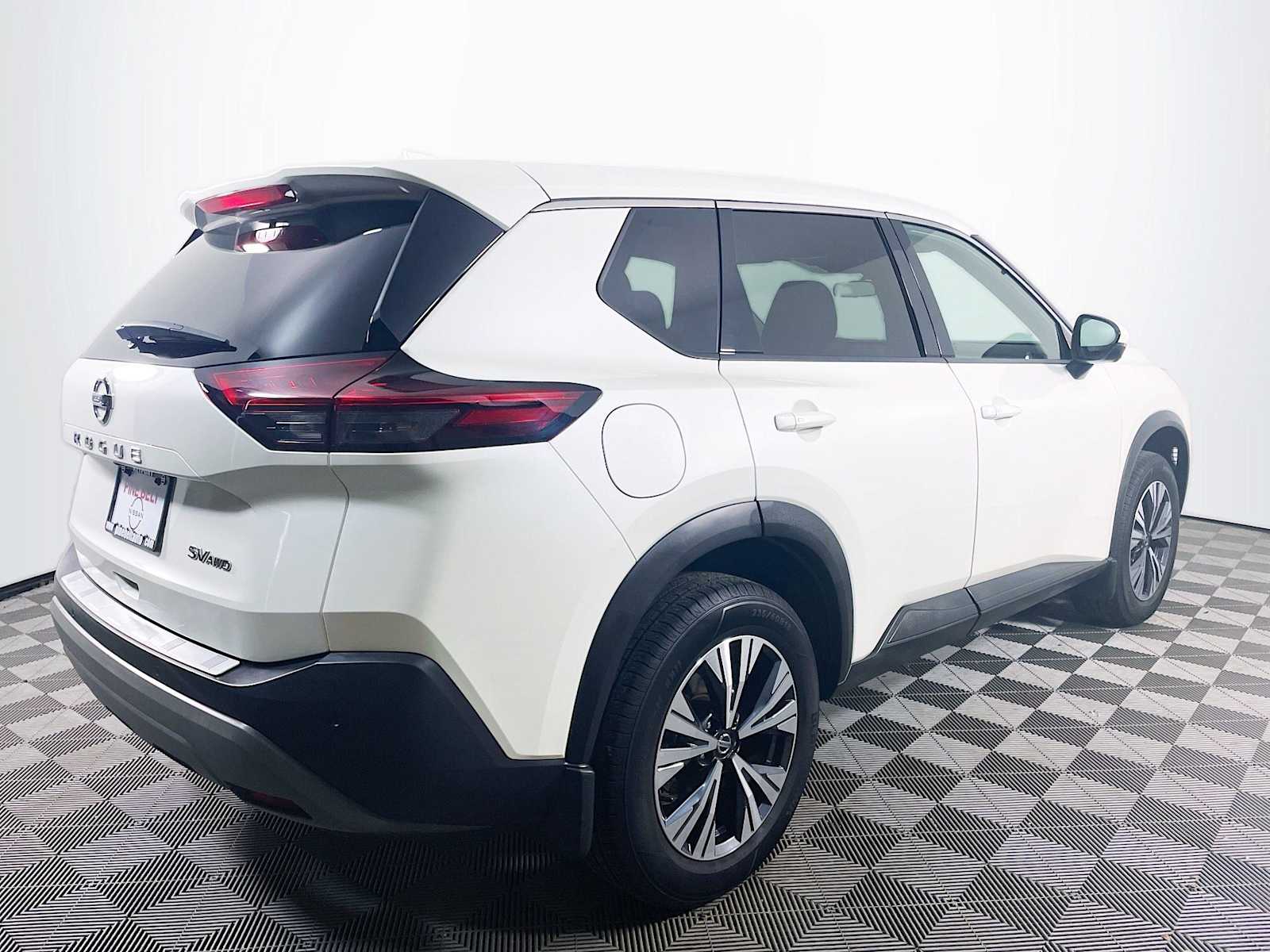 2021 Nissan Rogue SV photo 3