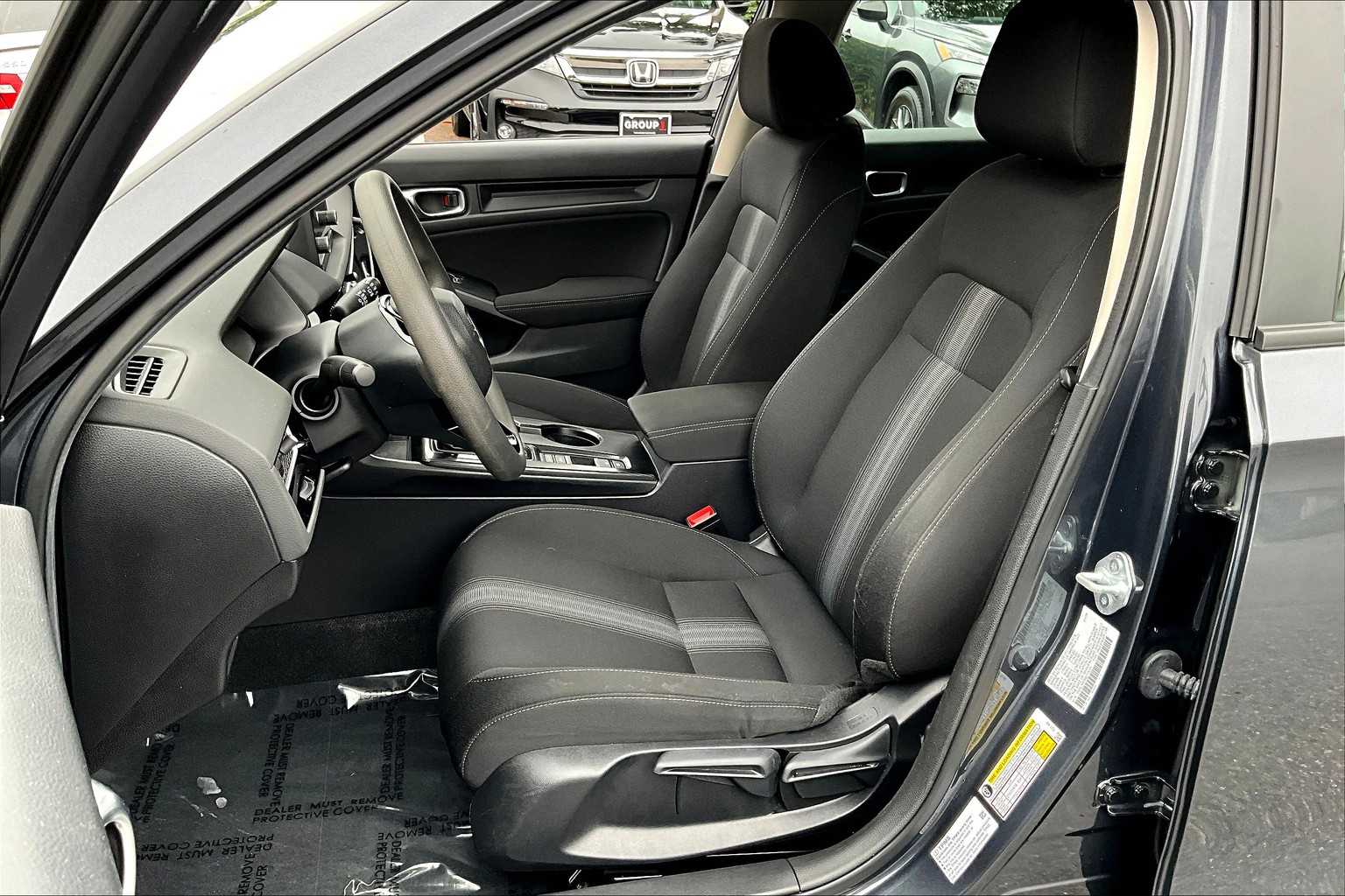 2024 Honda Civic Hatchback LX photo 7