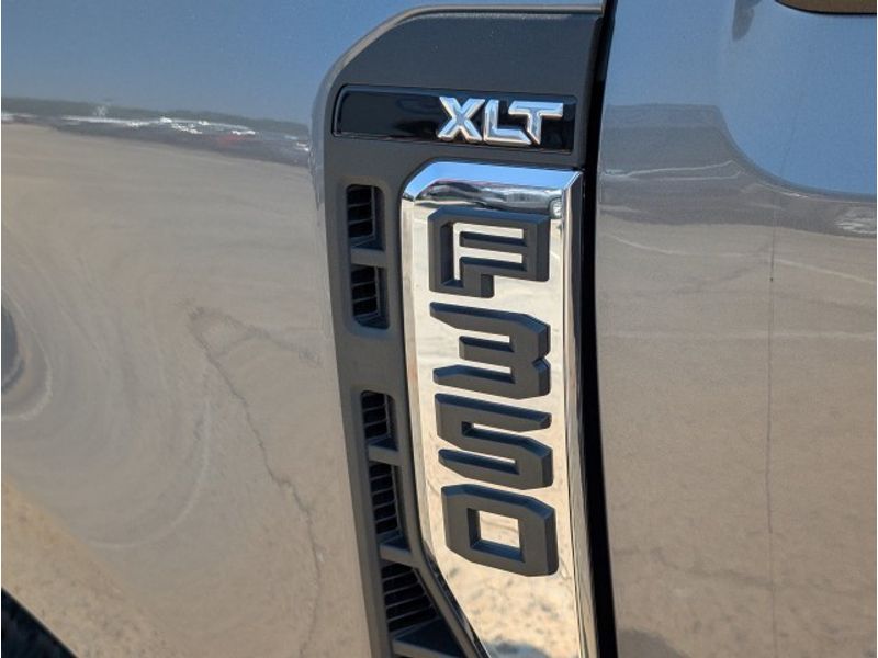 2025 Ford F-350 XLT photo 8