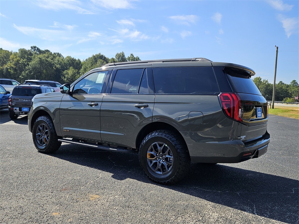 2025 Ford Expedition photo 6