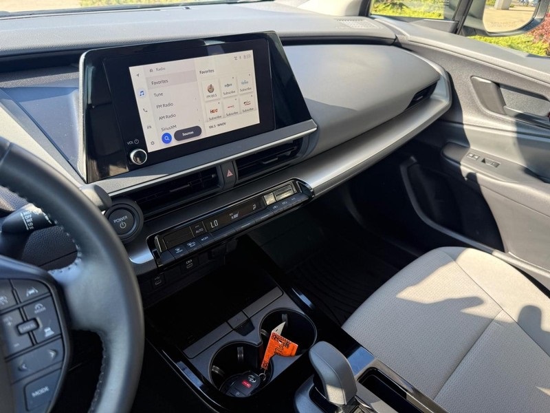 2024 Toyota Prius LE photo 25