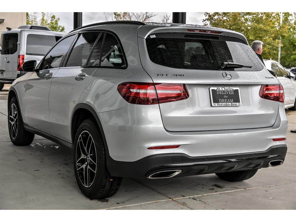 2019 Mercedes Benz GLC 300 4MATIC photo 2