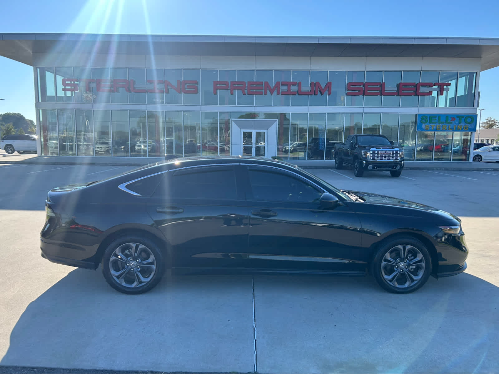 2023 Honda Accord EX's photo