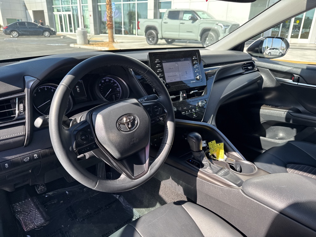 2022 Toyota Camry SE photo 13