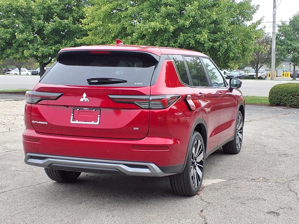 2025 Mitsubishi Outlander SE S-AWC photo 3