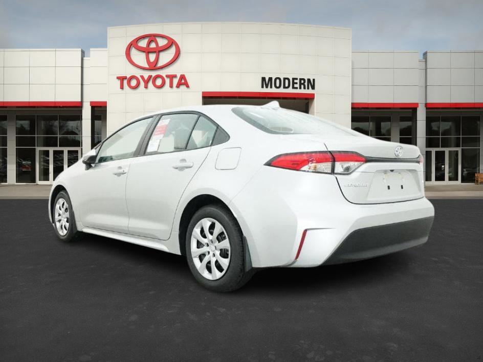 2025 Toyota Corolla LE photo 13