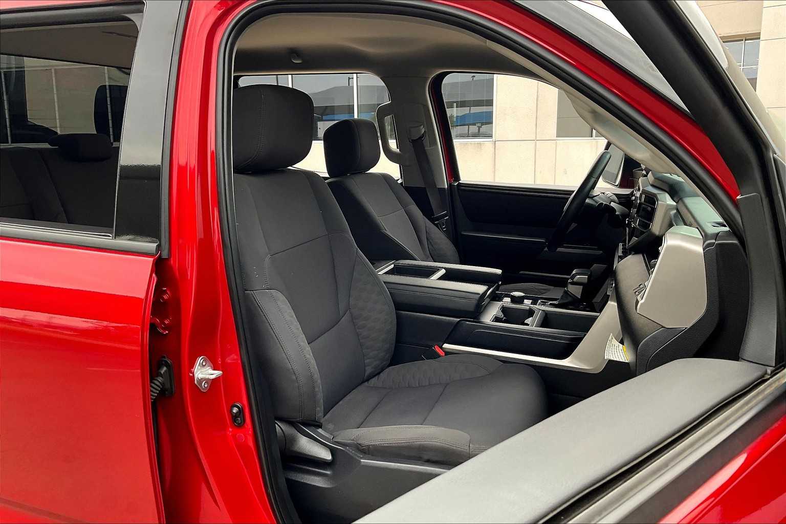 2022 Toyota Tundra SR5 photo 8