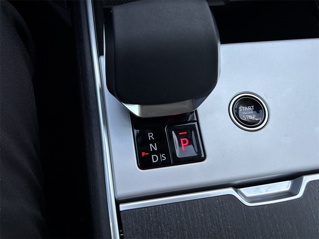 2025 Land Rover Range Rover SE photo 22
