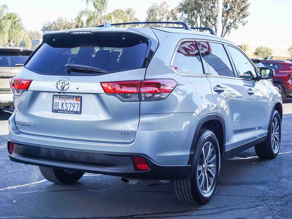 2019 Toyota Highlander XLE photo 2