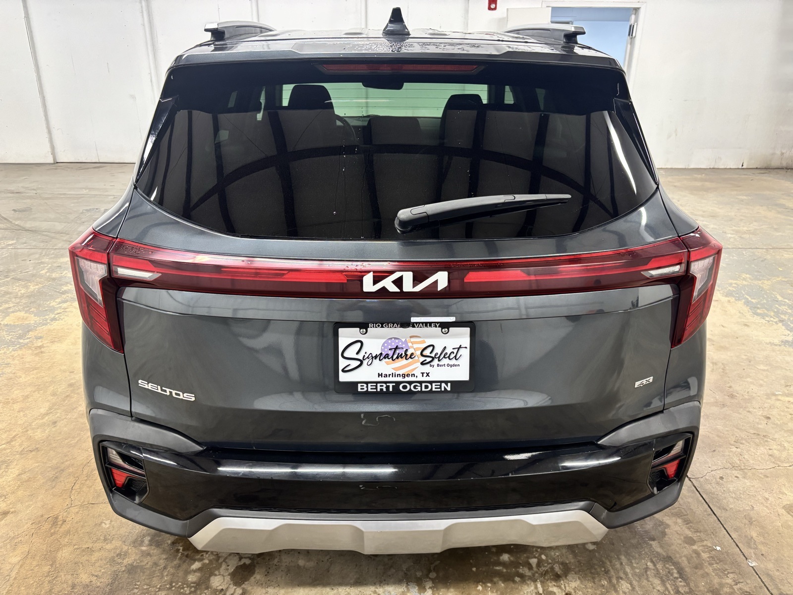 2024 Kia Seltos SX photo 4