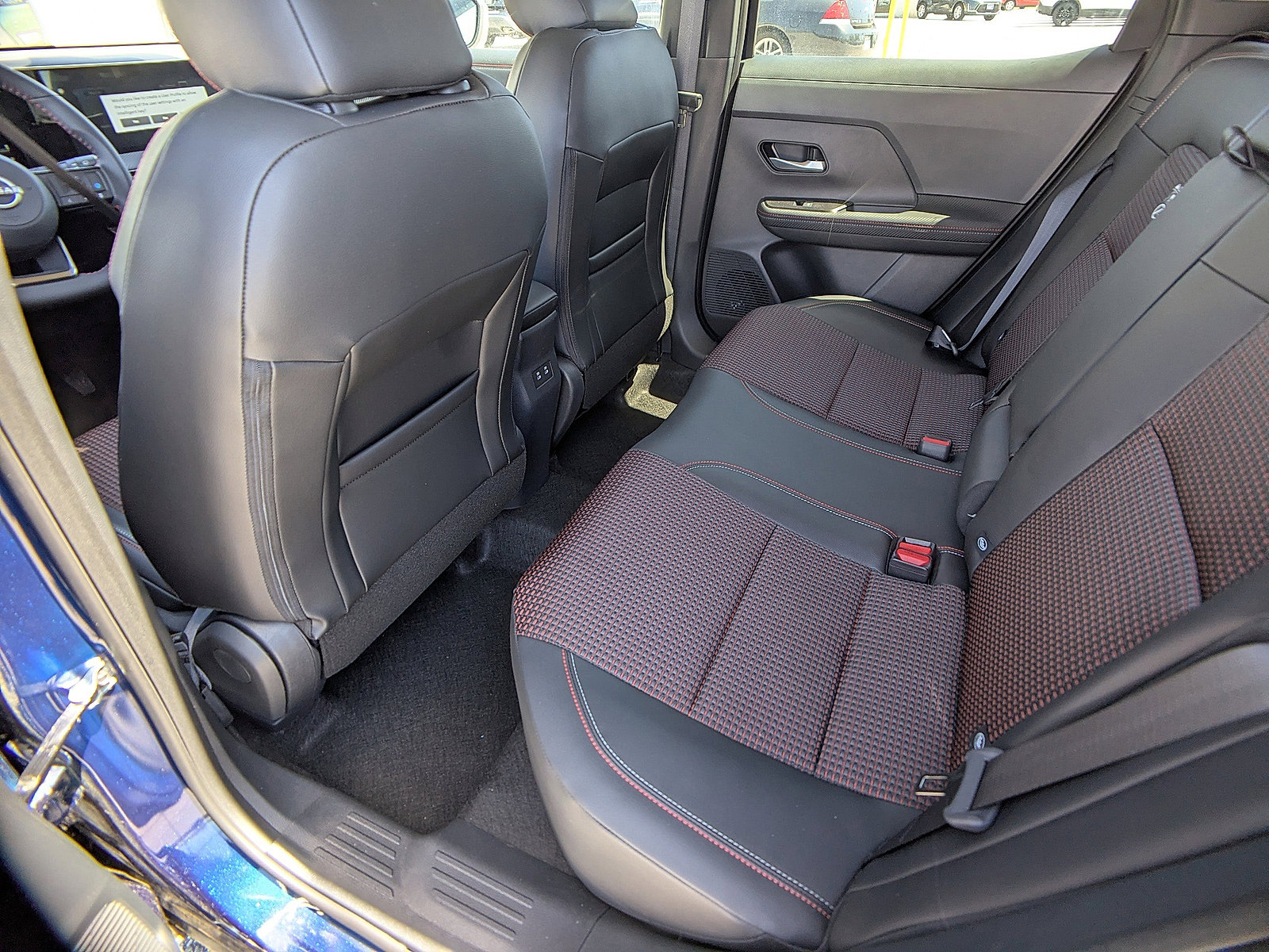 2025 Nissan Kicks SR photo 5