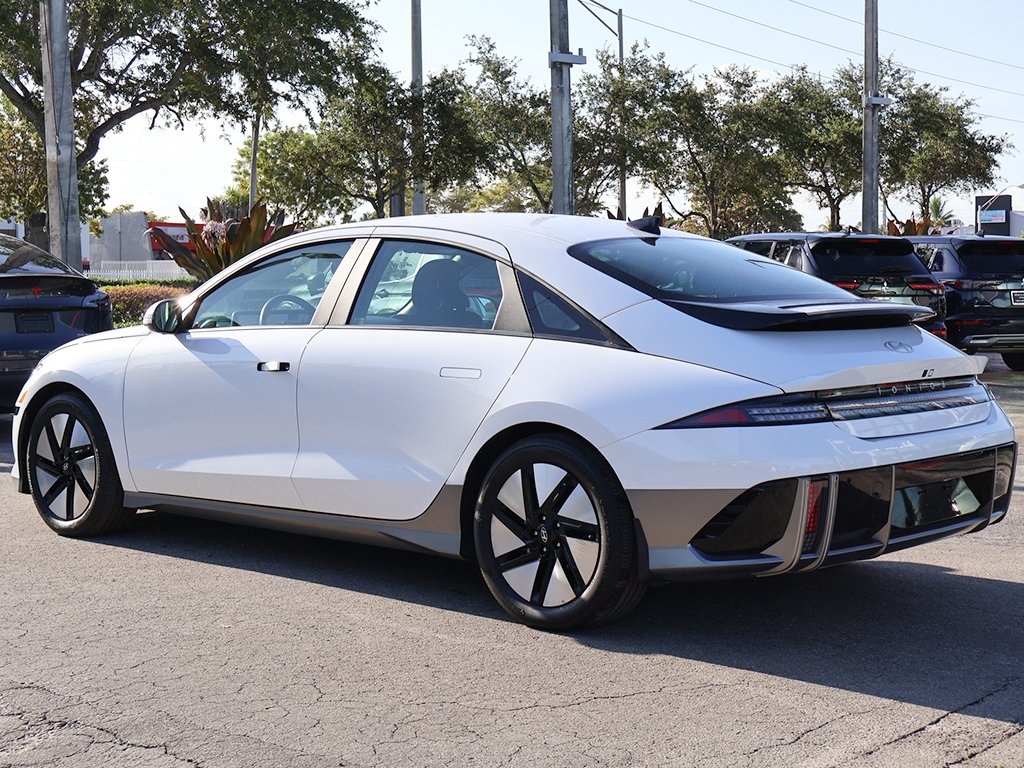 2023 Hyundai Ioniq 6 SE Standard Range photo 8