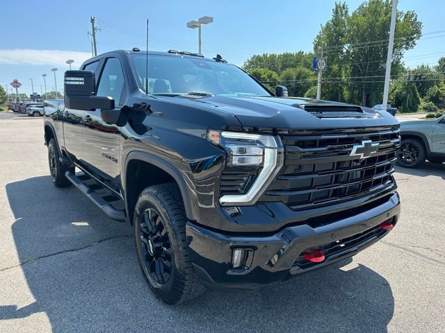 2026 Chevrolet Silverado 2500HD LT photo 4