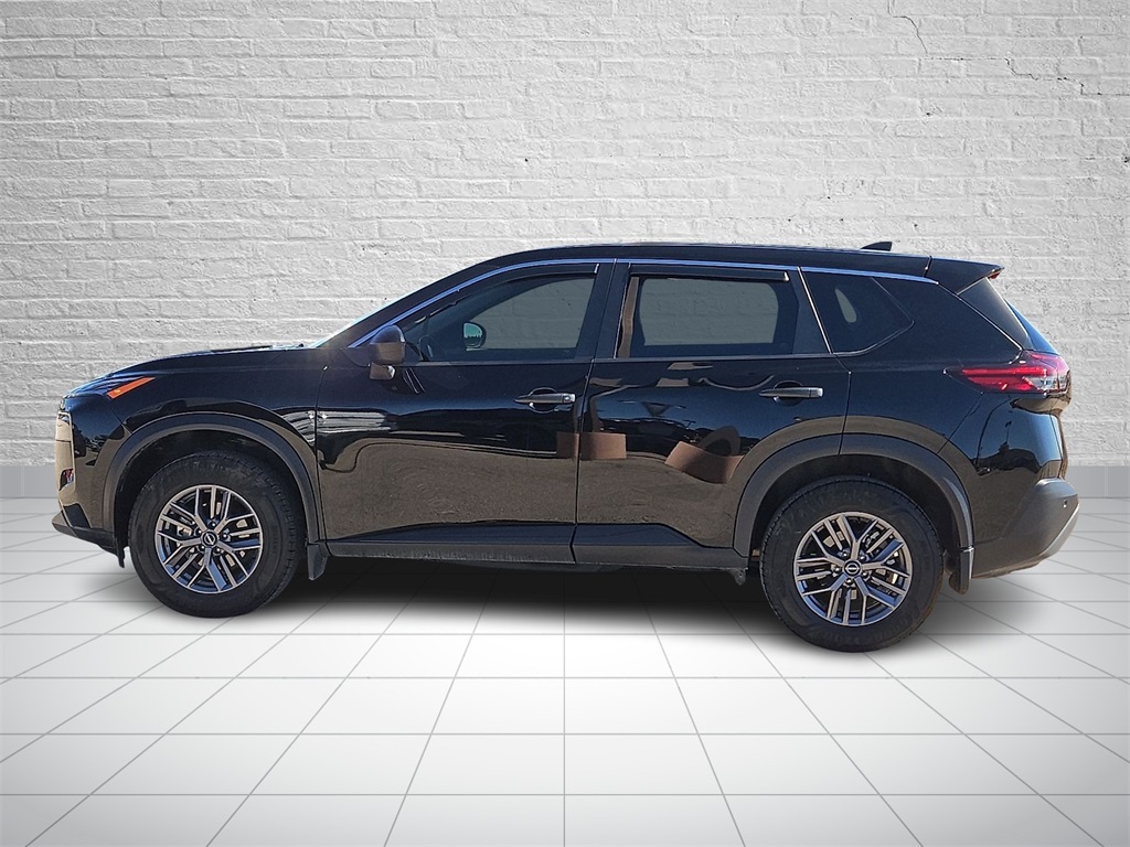 2022 Nissan Rogue S photo 2