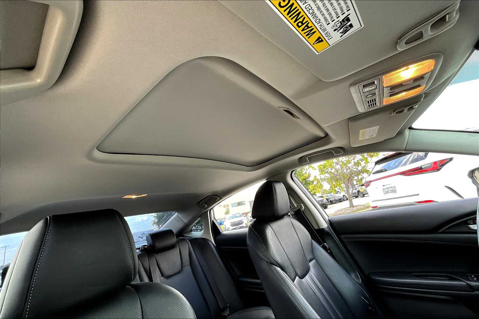 2019 Honda Insight Touring photo 12