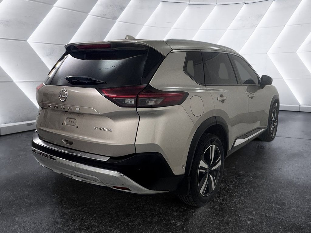 2023 Nissan Rogue Platinum photo 3