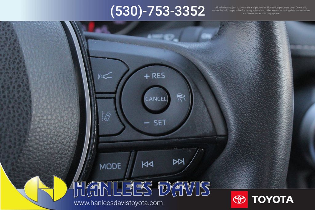 2020 Toyota RAV4 XLE photo 27