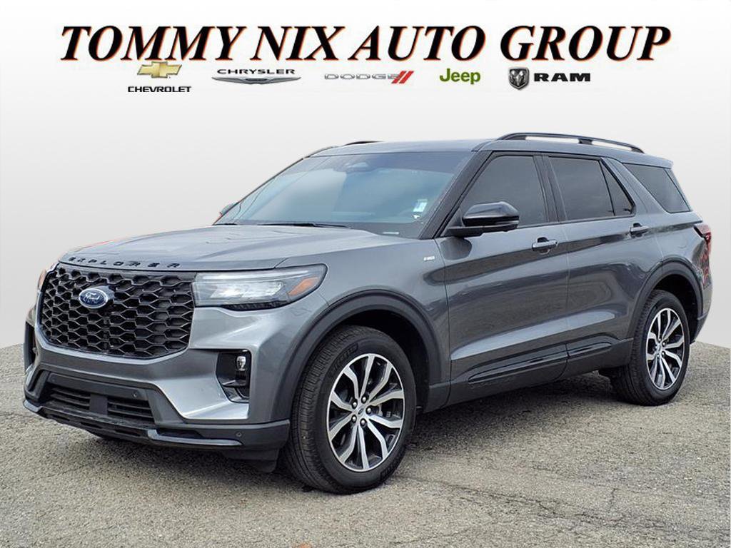 2025 Ford Explorer ST-LINE's photo