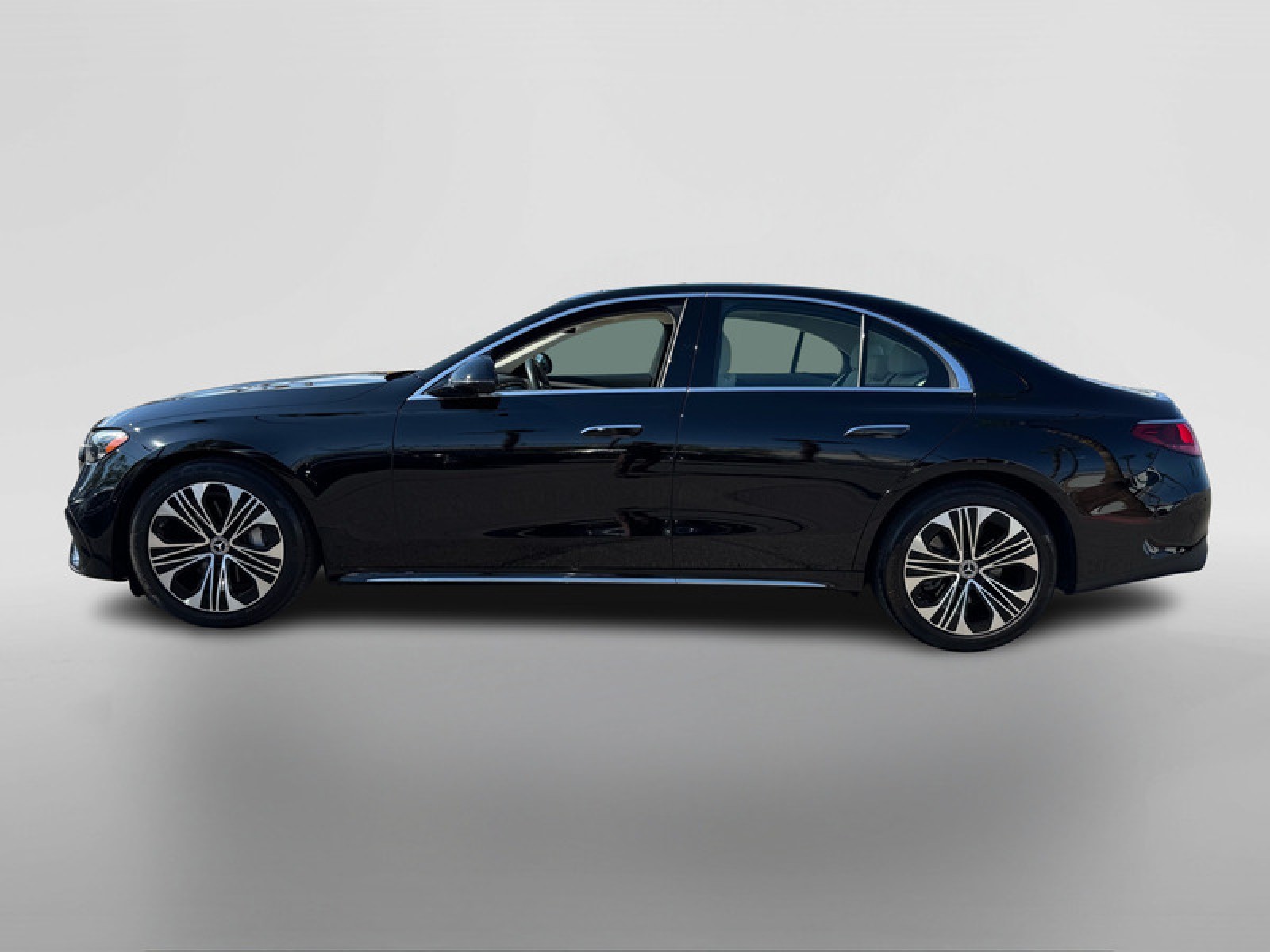 2025 Mercedes Benz E 350 photo 2