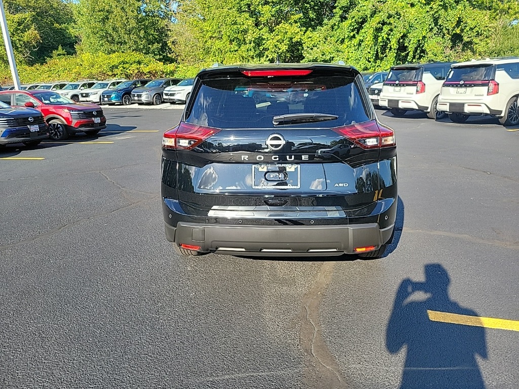 2026 Nissan Rogue SV photo 3