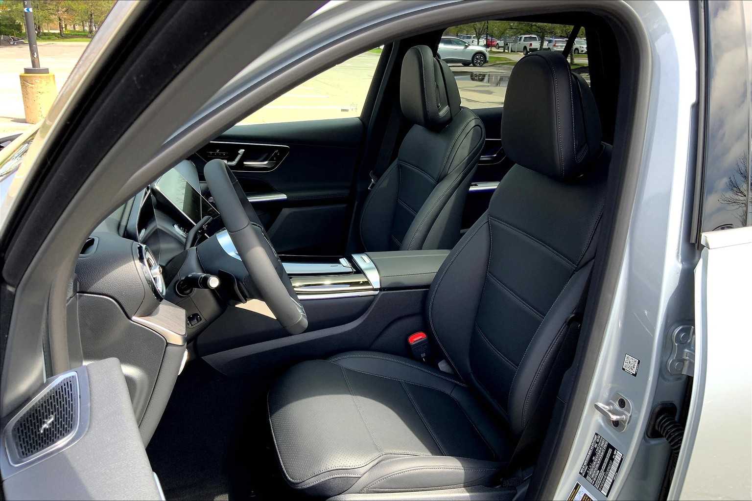 2025 Mercedes Benz GLC 300 4MATIC photo 9