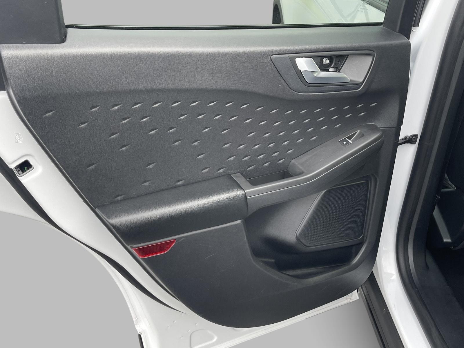 2020 Ford Escape SEL photo 19