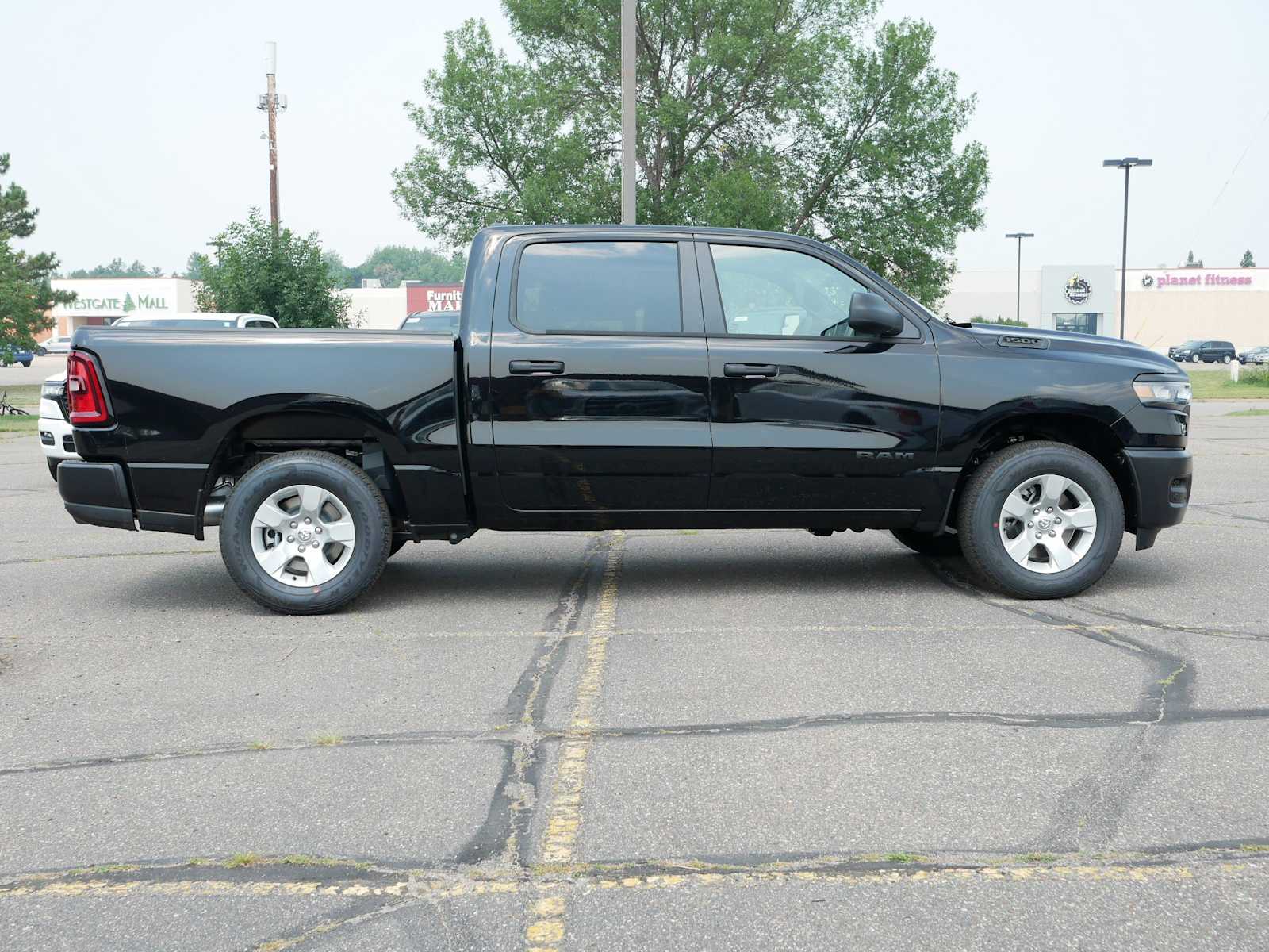 2026 Ram 1500 Tradesman photo 3