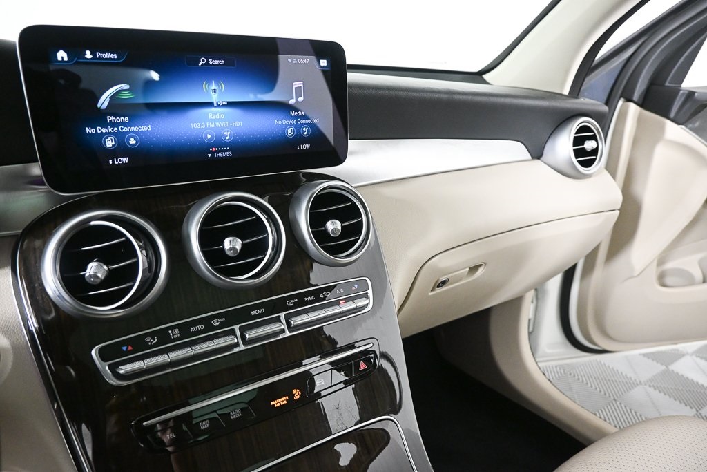 2022 Mercedes Benz GLC 300 photo 11