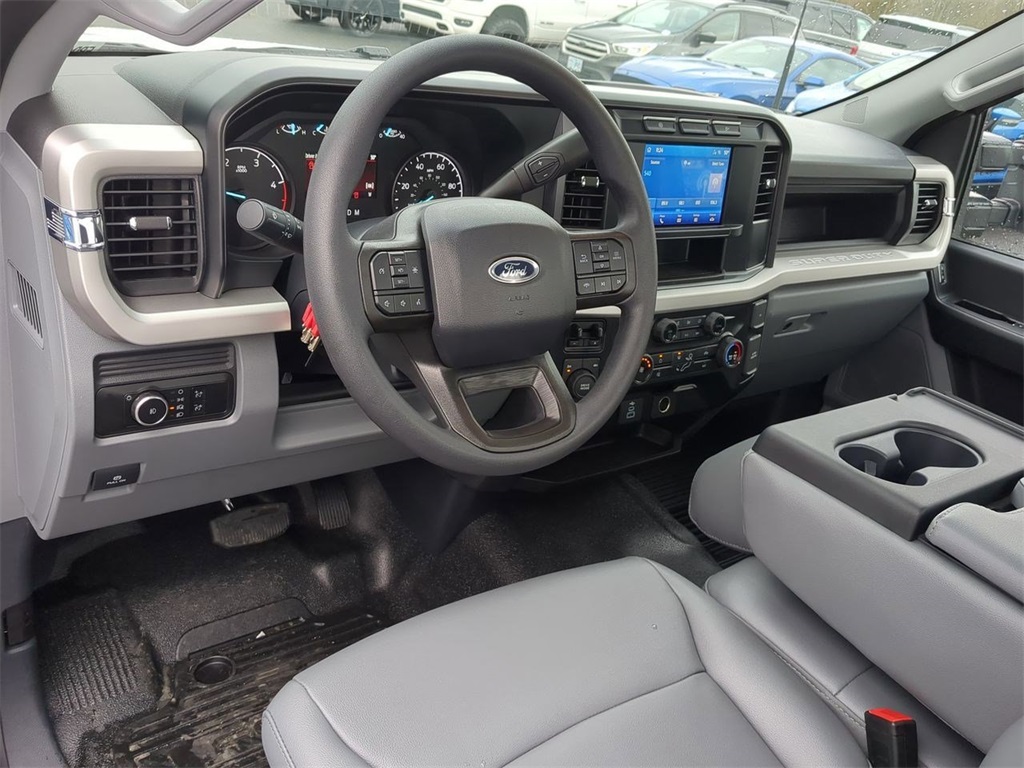 2024 Ford F-550 photo 12