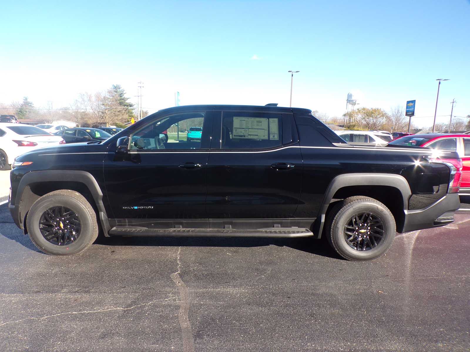2025 Chevrolet Silverado EV LT photo 4