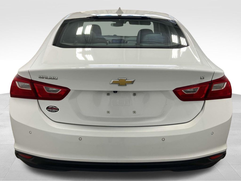 2023 Chevrolet Malibu 1LT photo 3